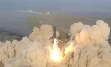 सबसे ताकतवर रॉकेट में लांचिंग के चार मिनट बाद ही विस्फोट, 34 किमी. ऊपर टुकड़ों में बंटा, मस्क ने कहा- उड़ान भरना ही बड़ी कामयाबी