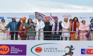 15वीं जयपुर मैराथन में युवाओं व बच्चों समेत बुजुर्गों ने लगाई दौड़